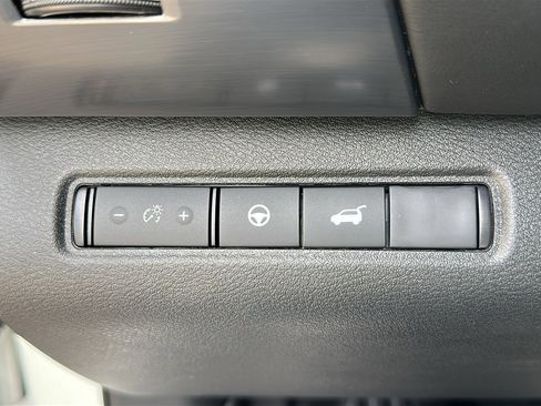 Certified 2023 Nissan Pathfinder SL image 13