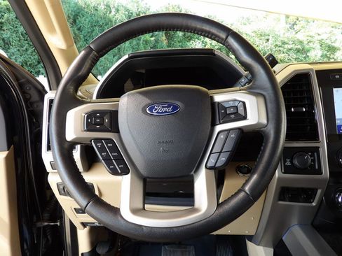 Used 2020 Ford F250 Lariat w/ Lariat Ultimate Package AWD/4WD image 19