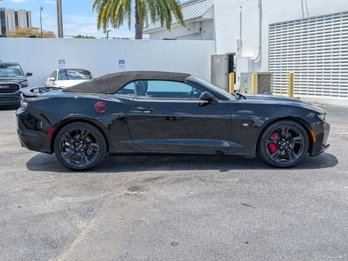 Used 2022 Chevrolet Camaro LT RWD image 8