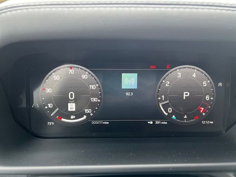 New 2025 Land Rover Defender 110 S image 13