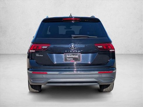 Used 2023 Volkswagen Tiguan SE image 7