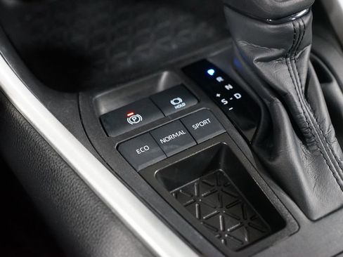 Certified 2024 Toyota RAV4 LE FWD image 22