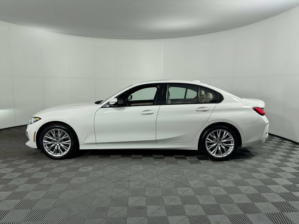 Used 2023 BMW 330i xDrive Sedan w/ Driving Assistance Package AWD/4WD image 11