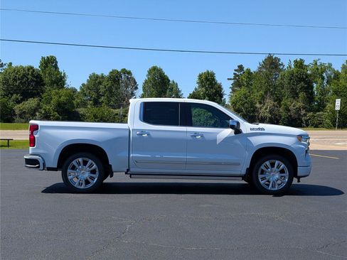 New 2026 Chevrolet Silverado 1500 High Country AWD/4WD image 7