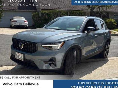 Used 2023 Volvo XC40 B5 Plus w/ Protection Package Premier AWD/4WD image 1