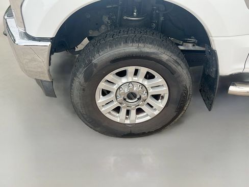 Used 2018 Ford F350 XLT w/ Snow Plow Prep Package AWD/4WD image 29