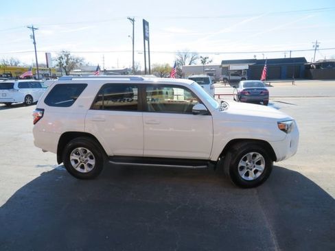Used 2015 Toyota 4Runner SR5 Premium image 4