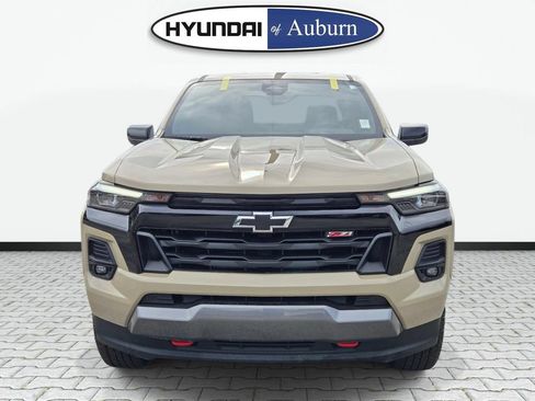 Used 2023 Chevrolet Colorado Z71 w/ Z71 Convenience Package 2 AWD/4WD image 3