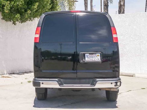 Used 2018 Chevrolet Express 2500 w/ Driver Convenience Package RWD image 8