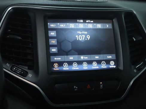 Certified 2021 Jeep Cherokee Latitude Lux w/ Comfort/Convenience Group AWD/4WD image 25