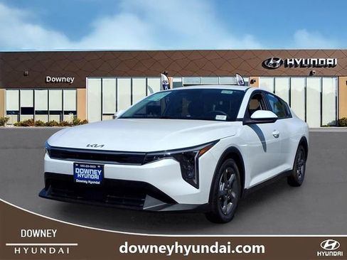 Used 2025 Kia K4 LXS FWD image 1