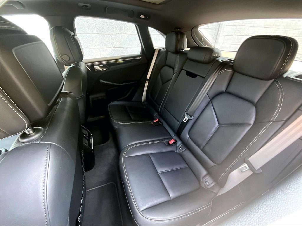 Certified 2023 Porsche Macan Turbo AWD/4WD image 22
