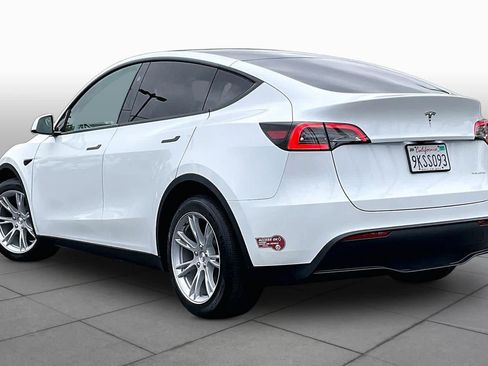 Used 2024 Tesla Model Y Long Range AWD/4WD image 11