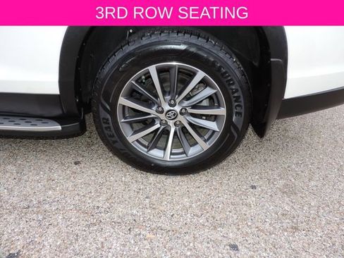 Used 2019 Toyota Highlander XLE FWD image 15