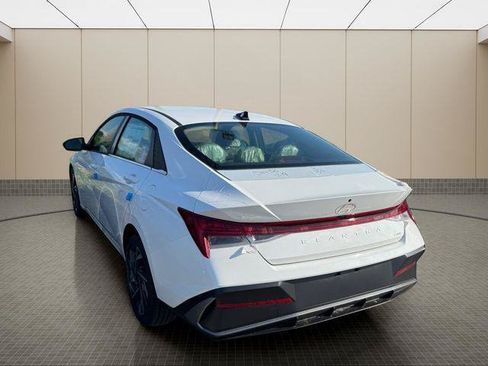 New 2026 Hyundai Elantra Limited FWD image 18