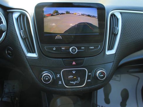 Used 2019 Chevrolet Malibu RS image 17