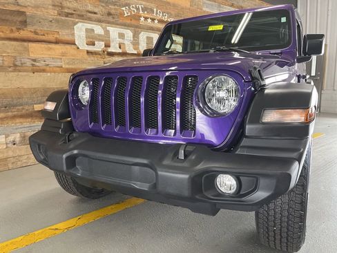 Used 2023 Jeep Wrangler Sport S image 12