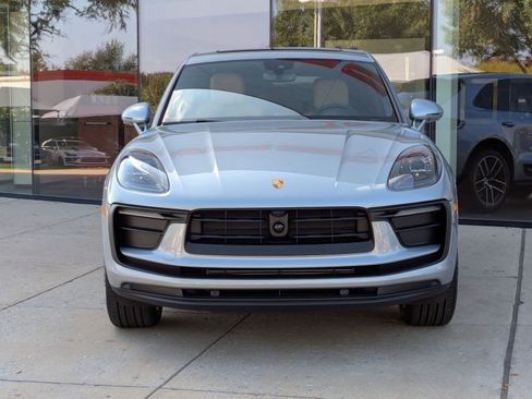 Certified 2026 Porsche Macan AWD/4WD image 6