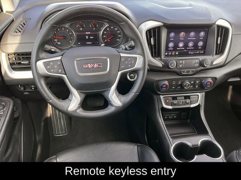 Used 2023 GMC Terrain SLT image 13