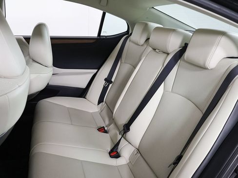 Used 2024 Lexus ES 350 w/ Premium Package FWD image 32