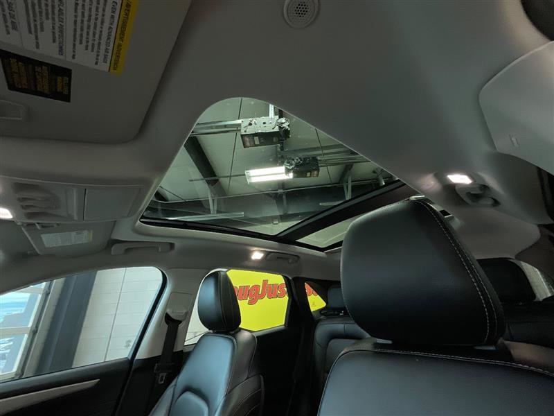 Used 2022 Ford Escape SEL w/ Technology Package FWD image 14