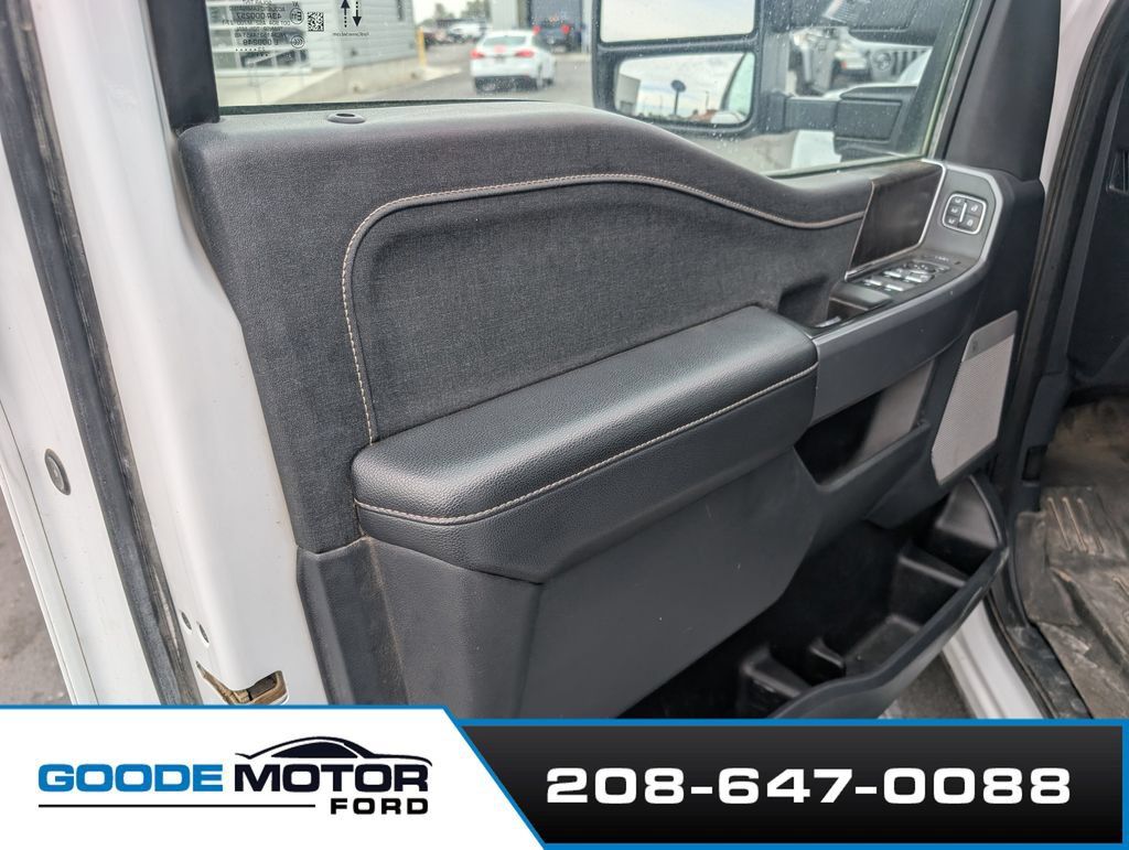 Used 2023 Ford F350 Lariat w/ Lariat Ultimate Package AWD/4WD image 7