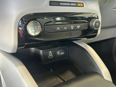 Used 2024 Ford Escape SE w/ PHEV Premium Package FWD image 38