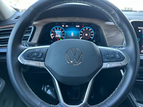 Used 2025 Volkswagen Atlas SE FWD image 23