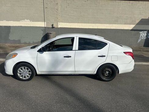 Used 2014 Nissan Versa S image 2