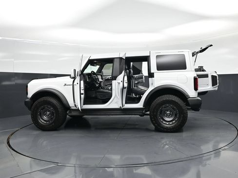 Used 2025 Ford Bronco Outer Banks w/ Sasquatch Package AWD/4WD image 33