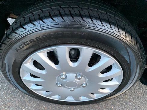 Used 2005 Pontiac Vibe w/ Power Group Value Package image 26