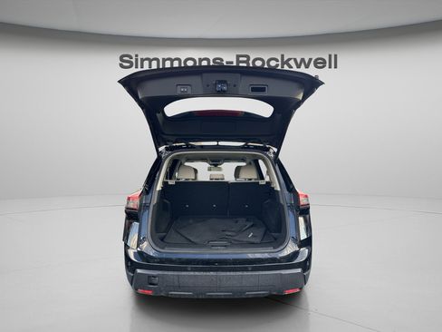 Used 2025 Nissan Rogue SV AWD/4WD image 15