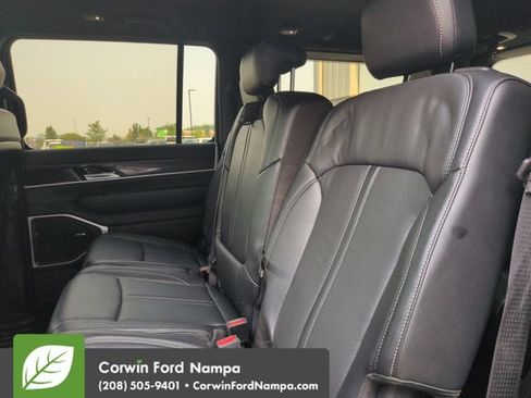 Used 2022 Jeep Wagoneer Series II AWD/4WD image 25