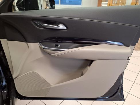 Certified 2023 Cadillac XT4 Luxury w/ Cold Weather Package image 12