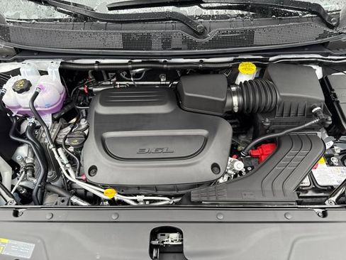 New 2026 Chrysler Pacifica Limited image 30