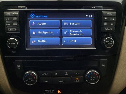 Used 2016 Nissan Rogue SL w/ SL Premium Package FWD image 25