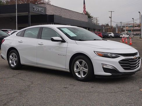 Used 2023 Chevrolet Malibu LS w/ Driver Confidence Package image 2