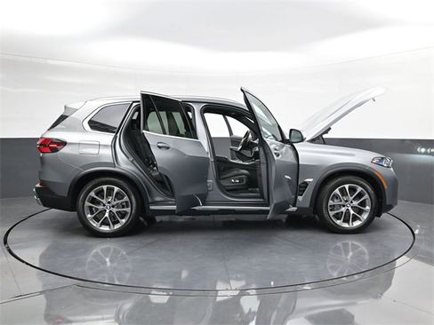 New 2026 BMW X5 xDrive50e w/ Climate Comfort Package image 32