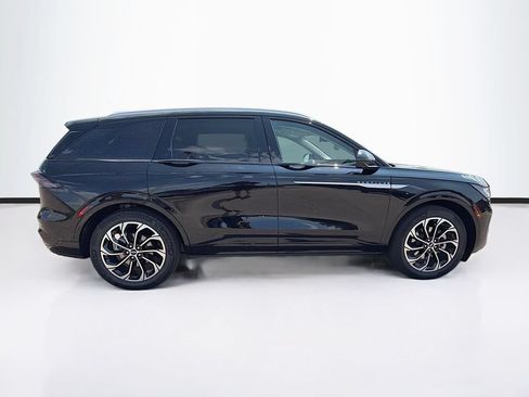 Used 2026 Lincoln Nautilus Reserve AWD/4WD image 4