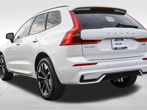 New 2027 Volvo XC60 B5 Plus AWD/4WD image 6