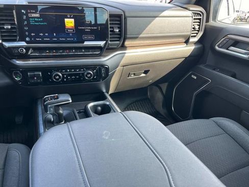 Used 2024 Chevrolet Silverado 1500 RST AWD/4WD image 16