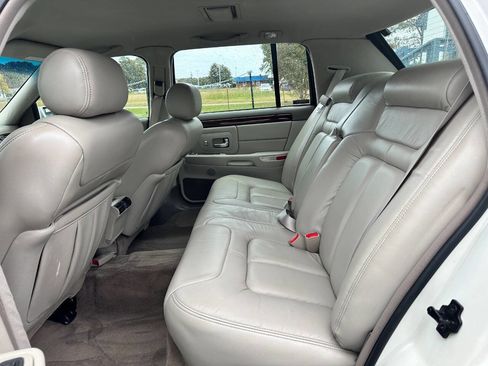 Used 1998 Cadillac De Ville D'Elegance w/ Safety/Security Pkg image 16