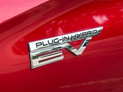 Used 2023 Mitsubishi Outlander 4WD Plug-In Hybrid image 17