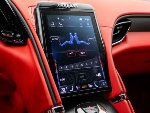 Certified 2022 Ferrari Roma image 29