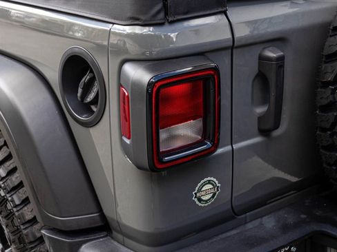 Used 2023 Jeep Wrangler Unlimited Sport AWD/4WD image 32