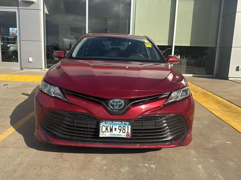 Used 2019 Toyota Camry LE w/ Sunroof Package image 5