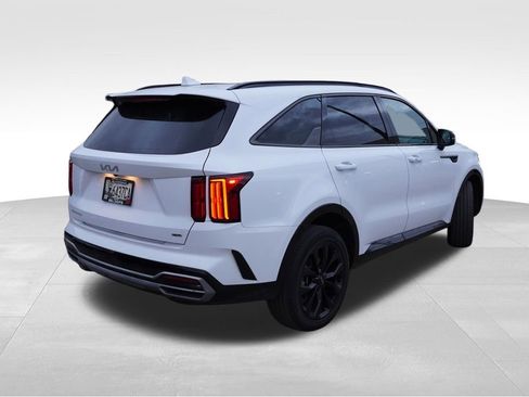 Certified 2023 Kia Sorento SX image 3