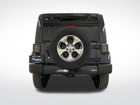 Used 2016 Jeep Wrangler Unlimited Sahara w/ Connectivity Group AWD/4WD image 21