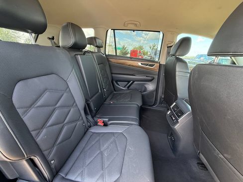 Used 2025 Volkswagen Atlas SE AWD/4WD image 40