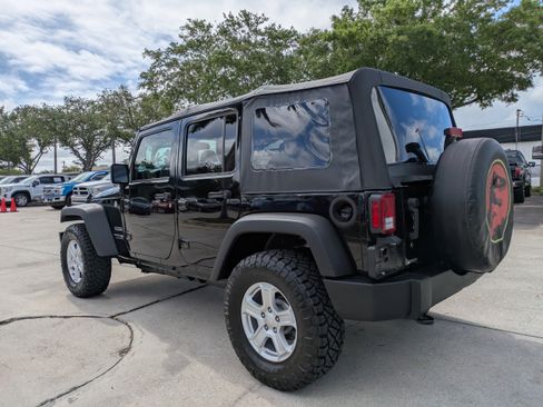 Used 2018 Jeep Wrangler Unlimited Sport S AWD/4WD image 6